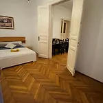 Apartment Weiner Central Budapest