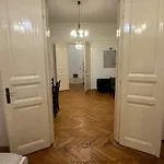 Apartment Weiner Central