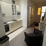 Weiner Central Apartment