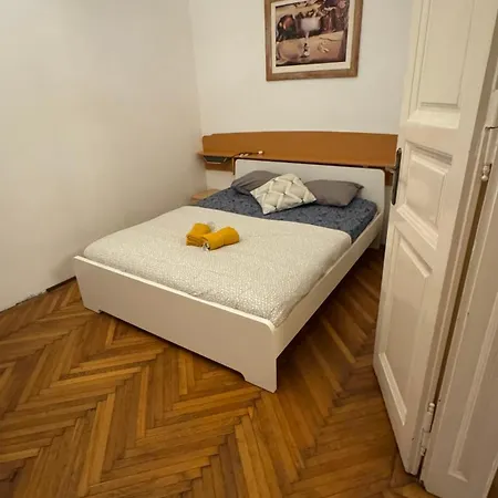 Weiner Central Apartment