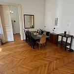 Weiner Central Apartment